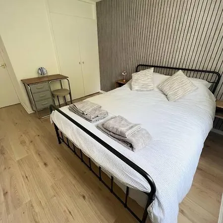 Centrally Located With Free Parking Appartement Bristol