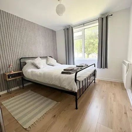 Centrally Located With Free Parking Appartement