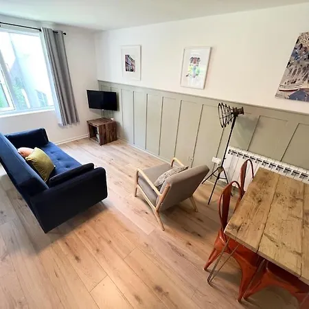 Centrally Located With Free Parking * Bristol